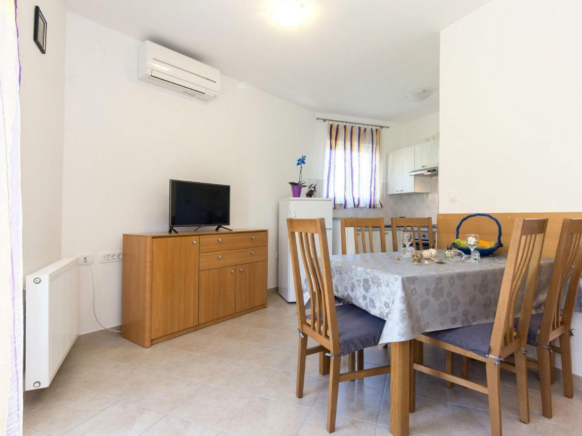Apartment Andrea - Mod140 By Interhome Martina Esterno foto